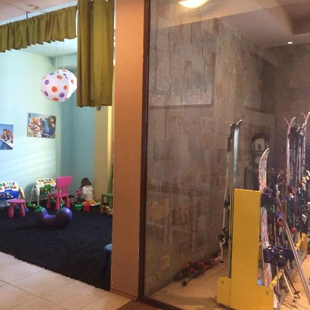 Stenata Huge Ski To Door Apartment Pamporowo Exterior foto