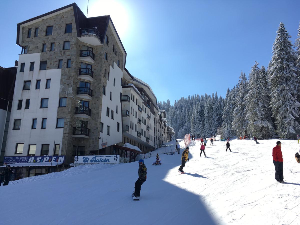 Stenata Huge Ski To Door Apartment Pamporowo Exterior foto
